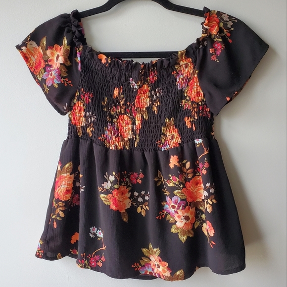 Monteau Peplum Shortsleeve Babydoll Top Size Medium - Picture 5 of 7